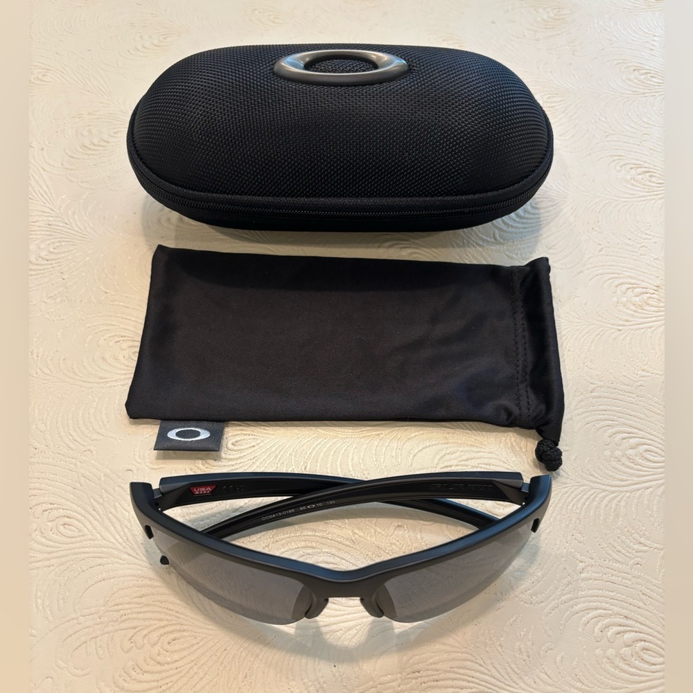 New Oakley Sliver Edge with cloth sack and hardshell Oakley case